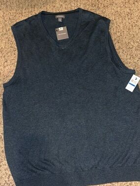 Van Heusen Men's Dark Navy V-Neck Sweater Vest